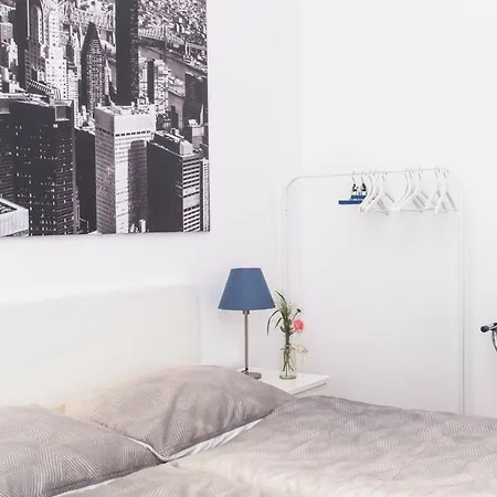 Spacious Old Town Luxury Апартаменты *
