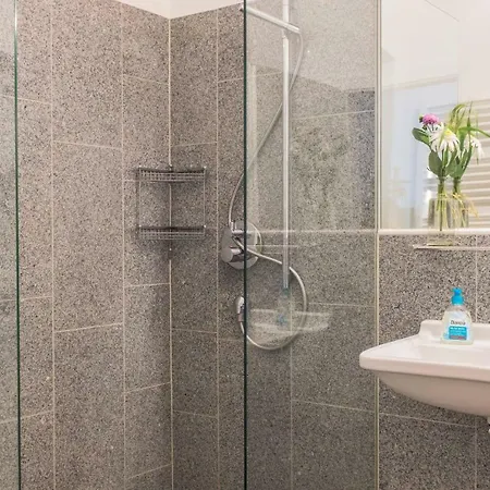 Апартаменты Spacious Old Town Luxury Линц
