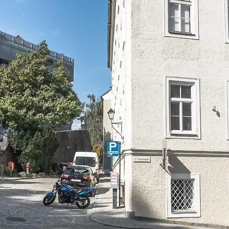 Spacious Old Town Luxury Линц